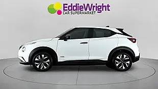 Used 2024 Nissan Juke Acenta Premium White - Interior and Exterior details 4