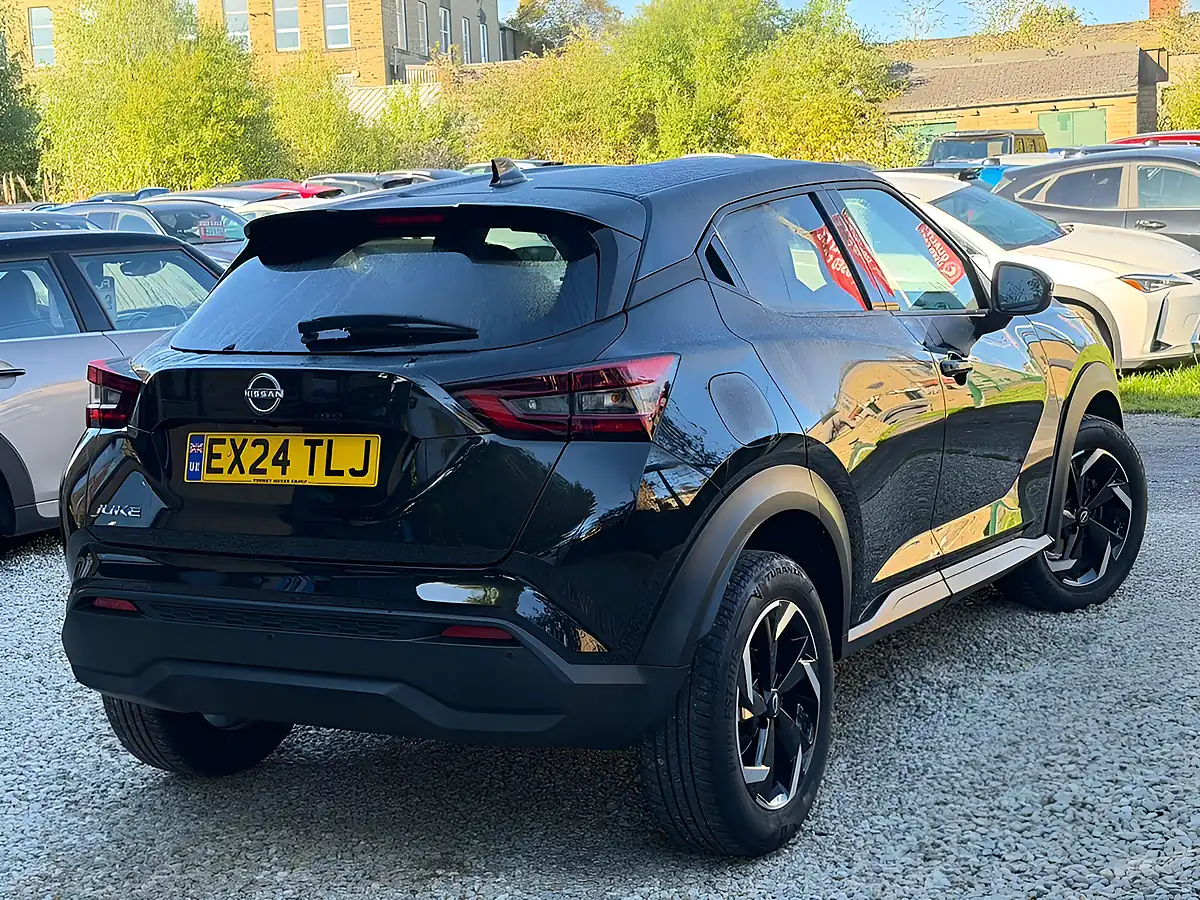 Used 2024 Nissan Juke N-Connecta Black - Interior and Exterior details 4