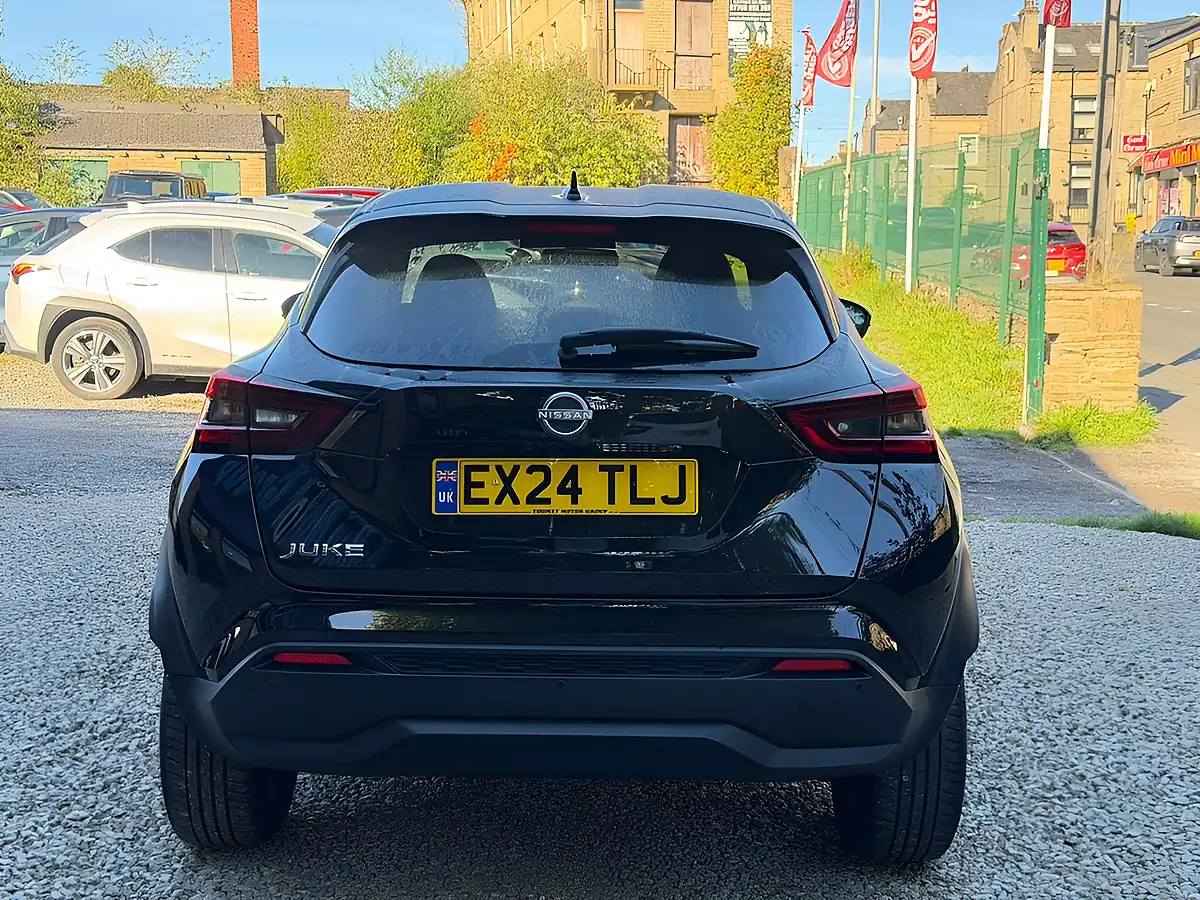 Used 2024 Nissan Juke N-Connecta Black - Interior and Exterior details 8