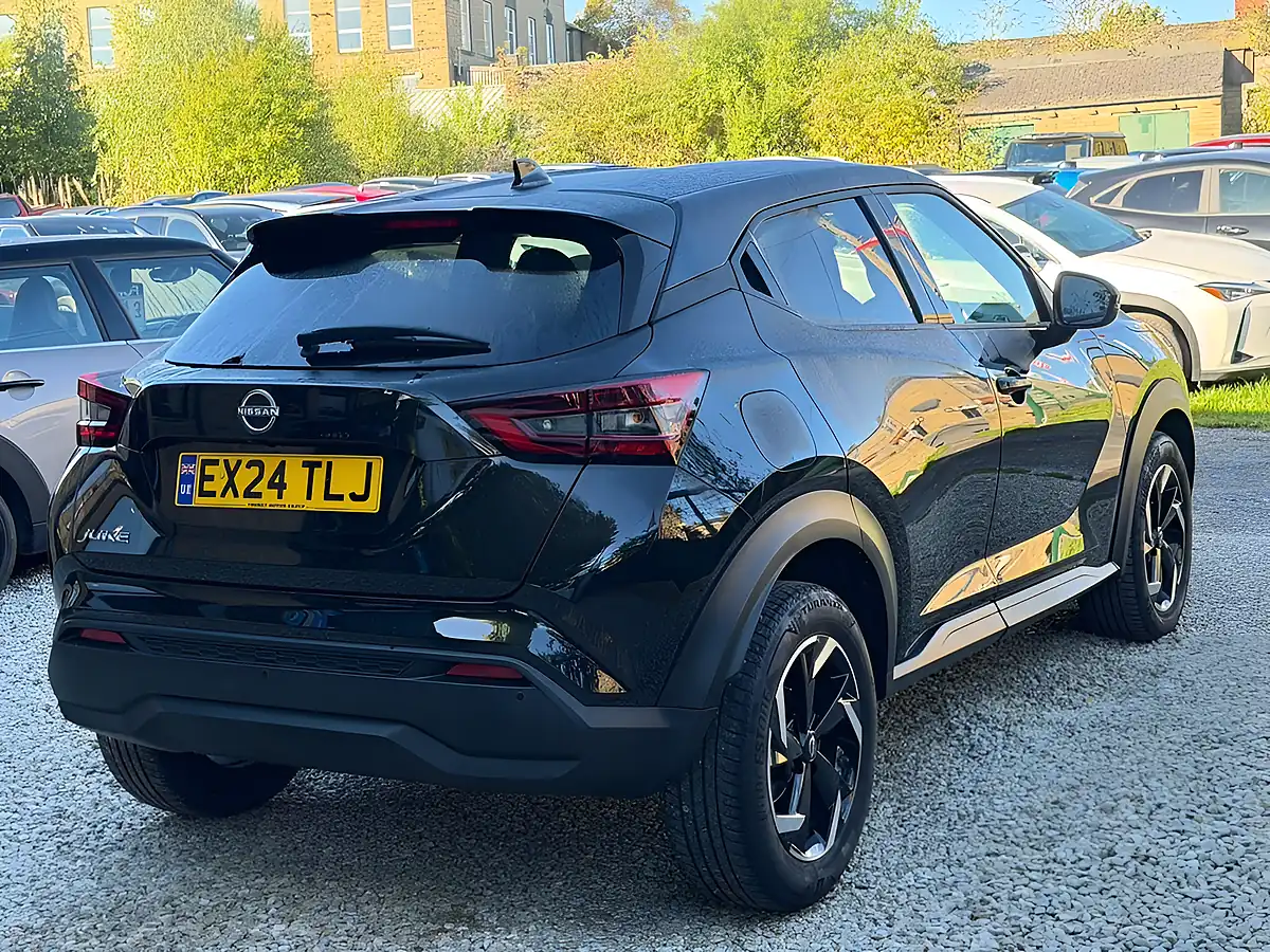 Used 2024 Nissan Juke N-Connecta Black - Interior and Exterior details 9