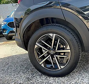 Used 2024 Nissan Juke N-Connecta Black - Interior and Exterior details 10