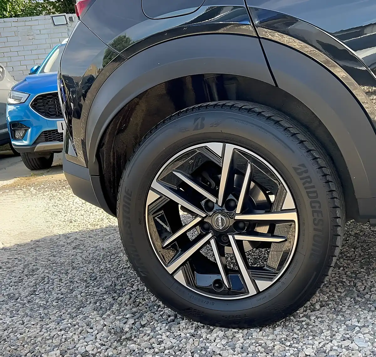 Used 2024 Nissan Juke N-Connecta Black - Interior and Exterior details 10