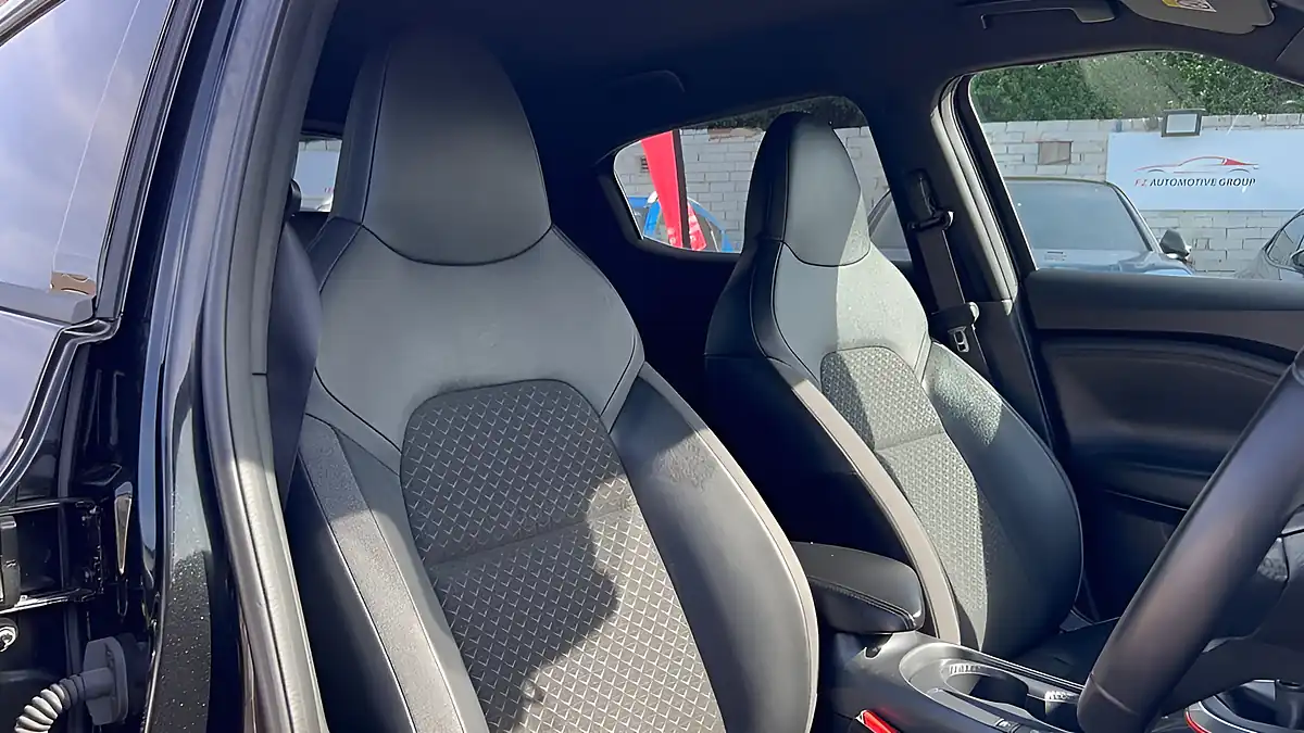 Used 2024 Nissan Juke N-Connecta Black - Interior and Exterior details 11
