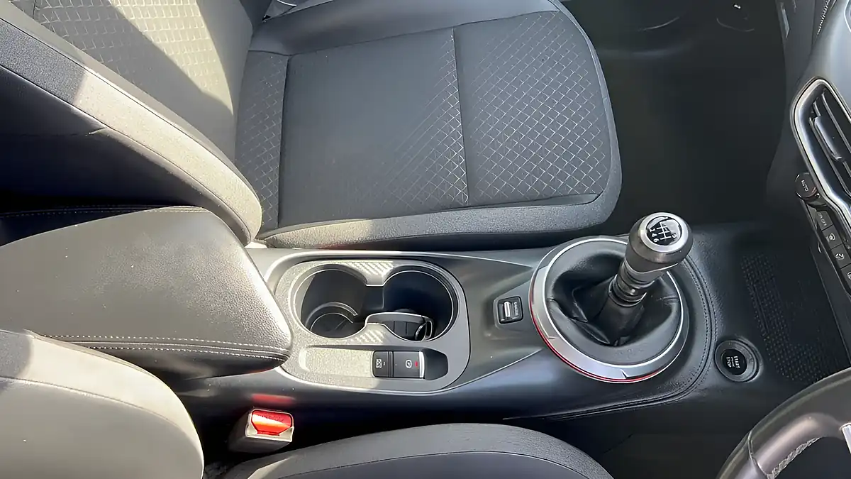 Used 2024 Nissan Juke N-Connecta Black - Interior and Exterior details 14