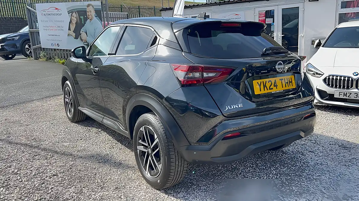 Used 2024 Nissan Juke N-Connecta Black - Interior and Exterior details 17