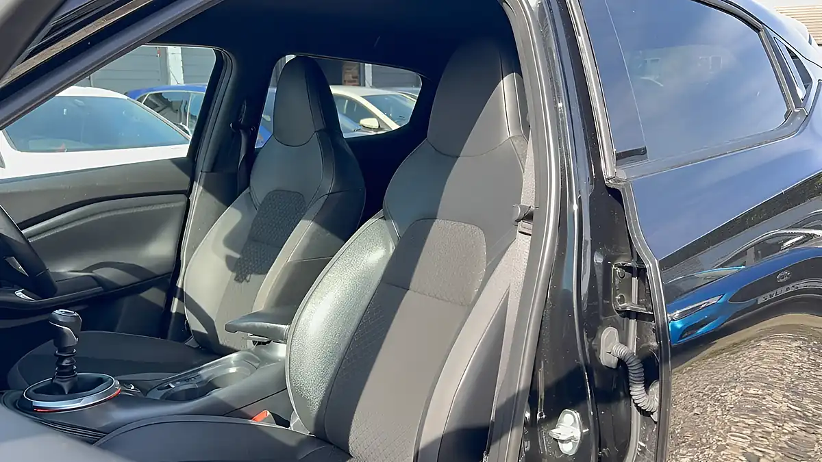 Used 2024 Nissan Juke N-Connecta Black - Interior and Exterior details 19