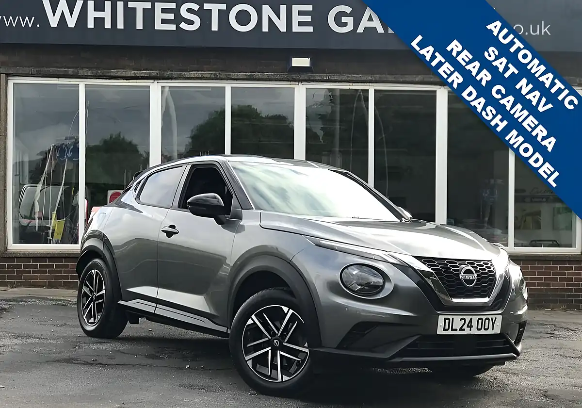 Used 2024 Nissan Juke N-Connecta Grey - Front View