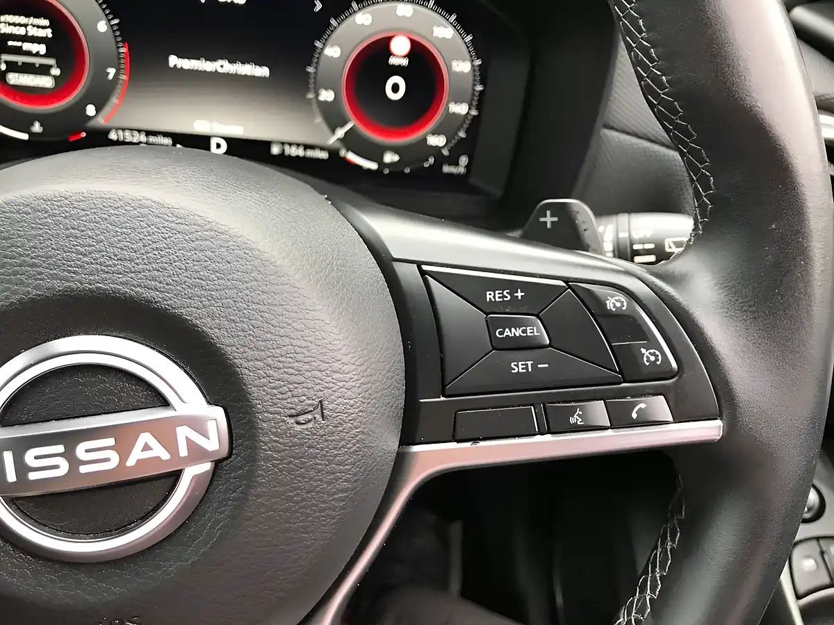 Used 2024 Nissan Juke N-Connecta Grey - Interior and Exterior details 13
