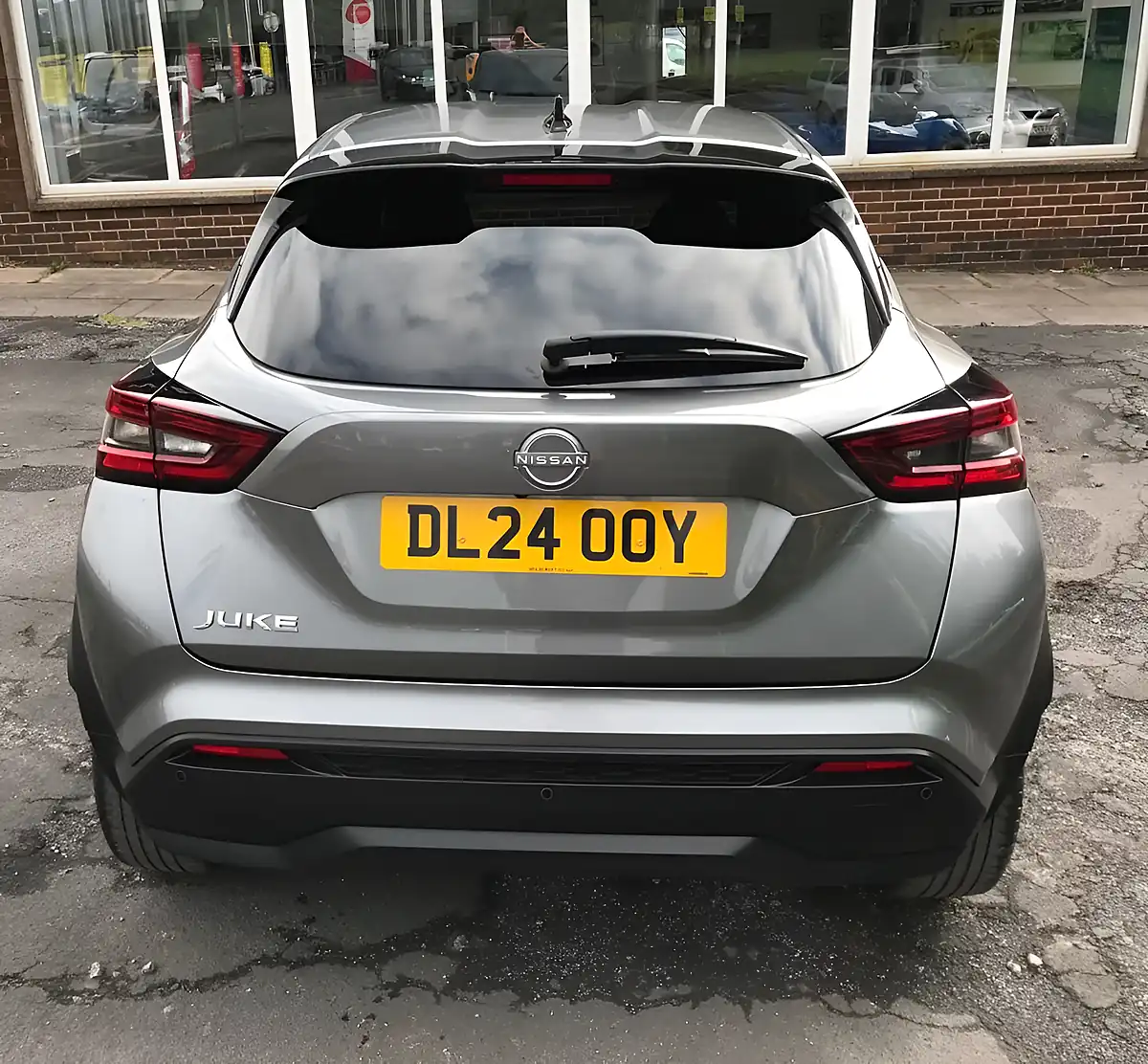 Used 2024 Nissan Juke N-Connecta Grey - Interior and Exterior details 16