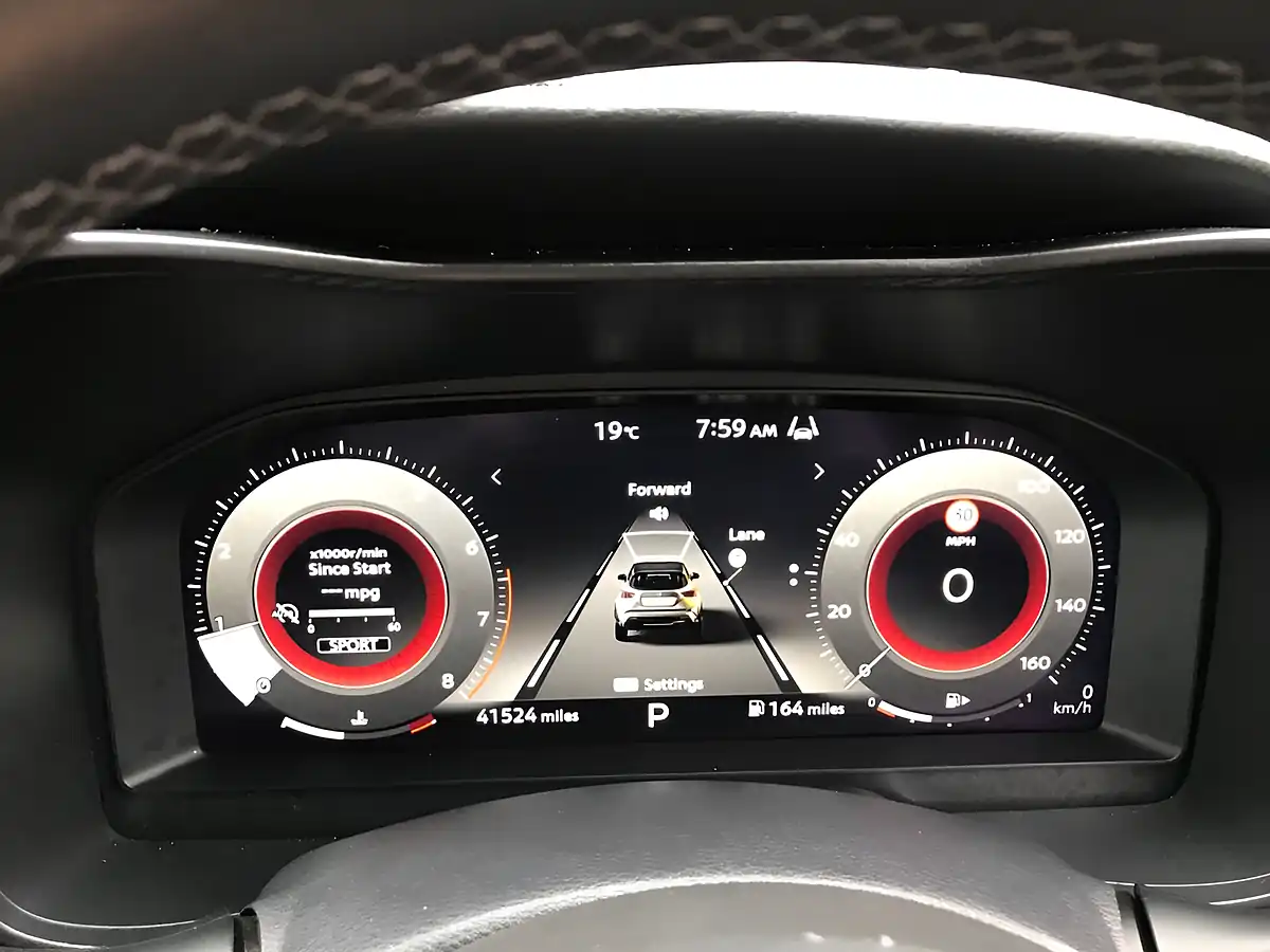 Used 2024 Nissan Juke N-Connecta Grey - Interior and Exterior details 3