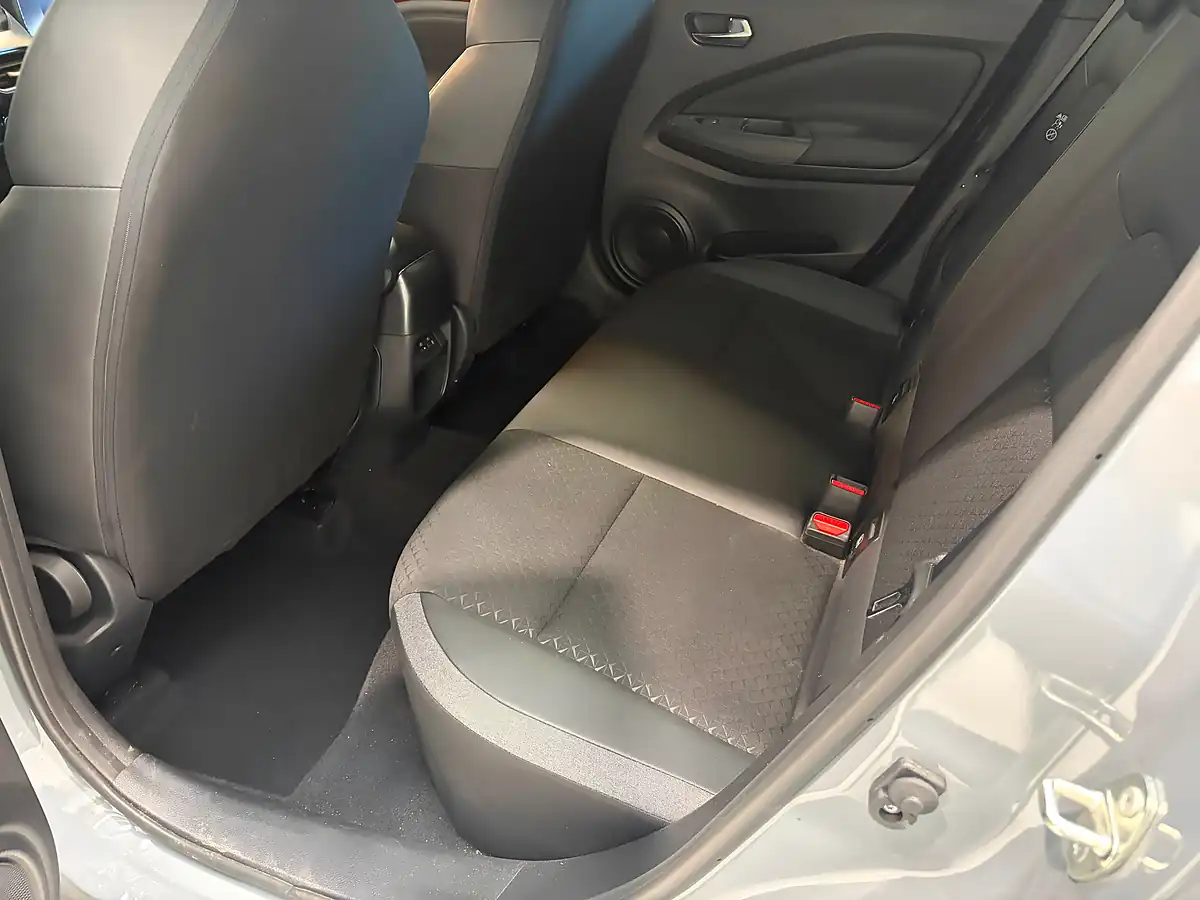 Used 2024 Nissan Juke N-Connecta Grey - Interior and Exterior details 18