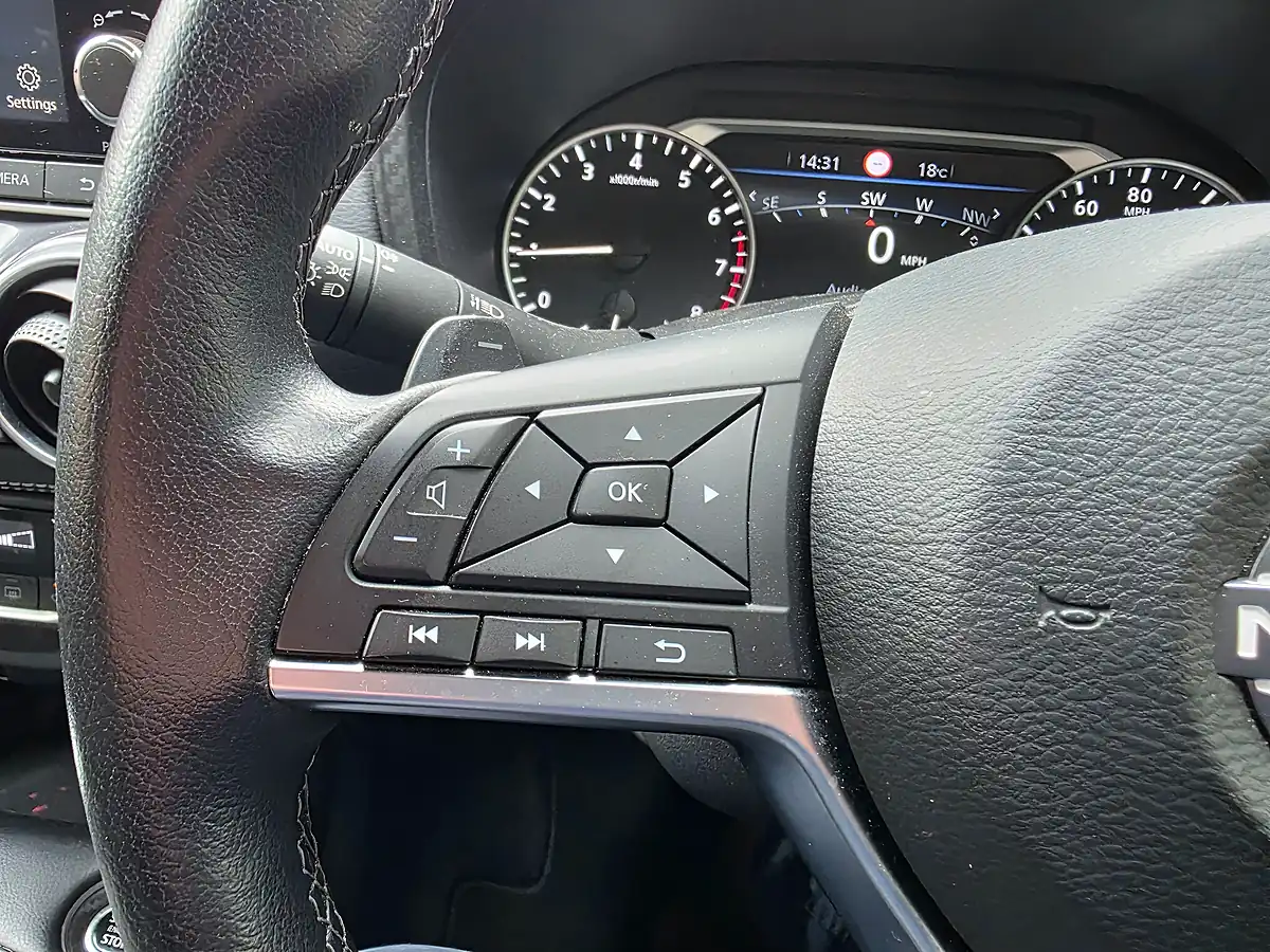 Used 2024 Nissan Juke N-Connecta Grey - Interior and Exterior details 12