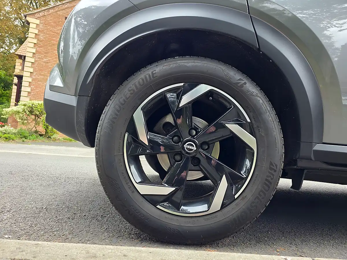 Used 2024 Nissan Juke N-Connecta Grey - Interior and Exterior details 14