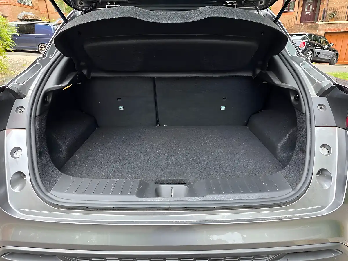 Used 2024 Nissan Juke N-Connecta Grey - Interior and Exterior details 17