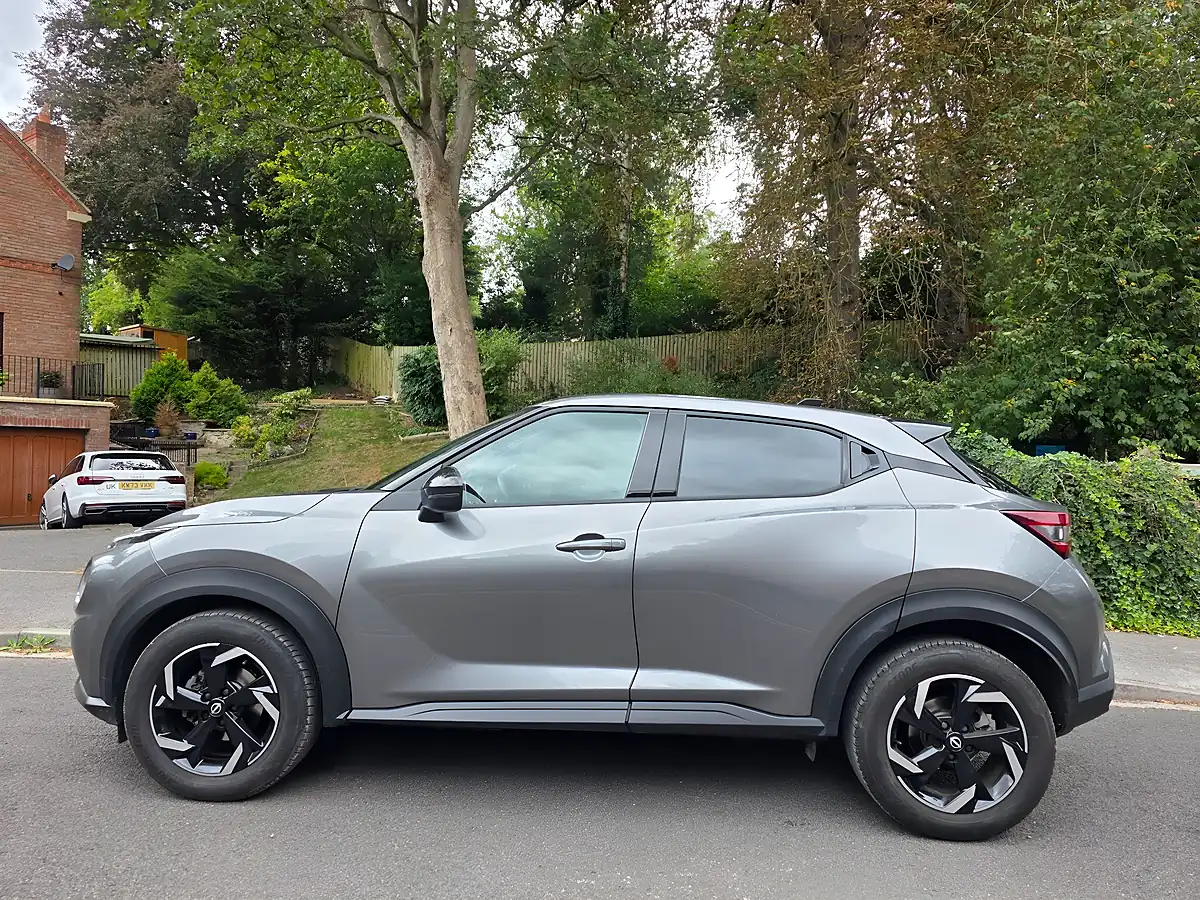 Used 2024 Nissan Juke N-Connecta Grey - Interior and Exterior details 5