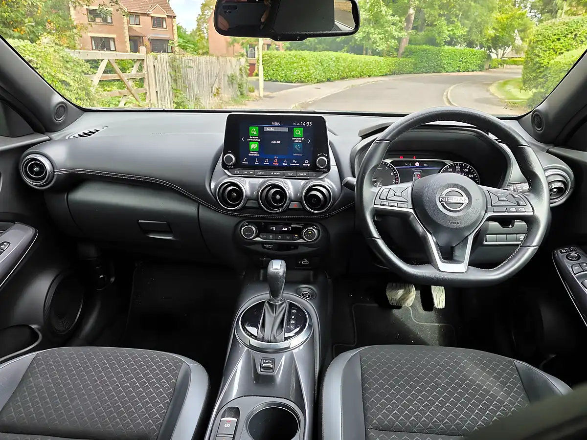 Used 2024 Nissan Juke N-Connecta Grey - Interior and Exterior details 9