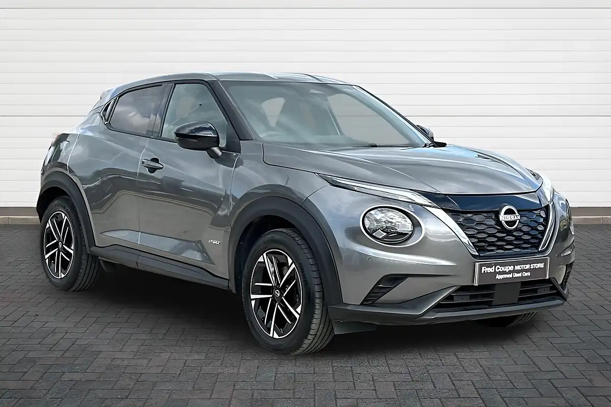 Used 2024 Nissan Juke N-Connecta Grey - Front View