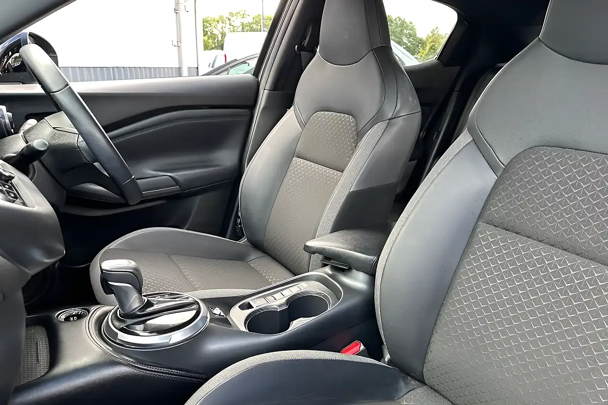 Used 2024 Nissan Juke N-Connecta Grey - Interior and Exterior details 11