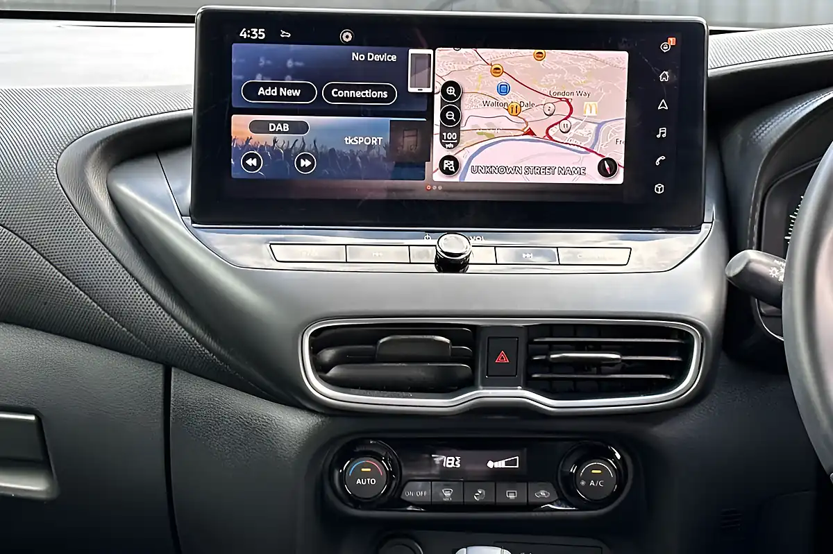 Used 2024 Nissan Juke N-Connecta Grey - Interior and Exterior details 12