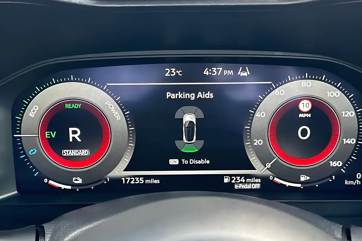 Used 2024 Nissan Juke N-Connecta Grey - Interior and Exterior details 18