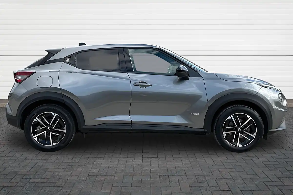 Used 2024 Nissan Juke N-Connecta Grey - Interior and Exterior details 2
