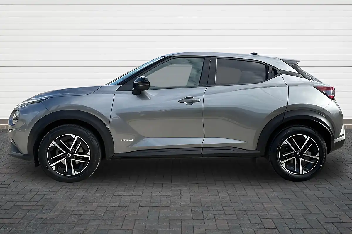 Used 2024 Nissan Juke N-Connecta Grey - Interior and Exterior details 6