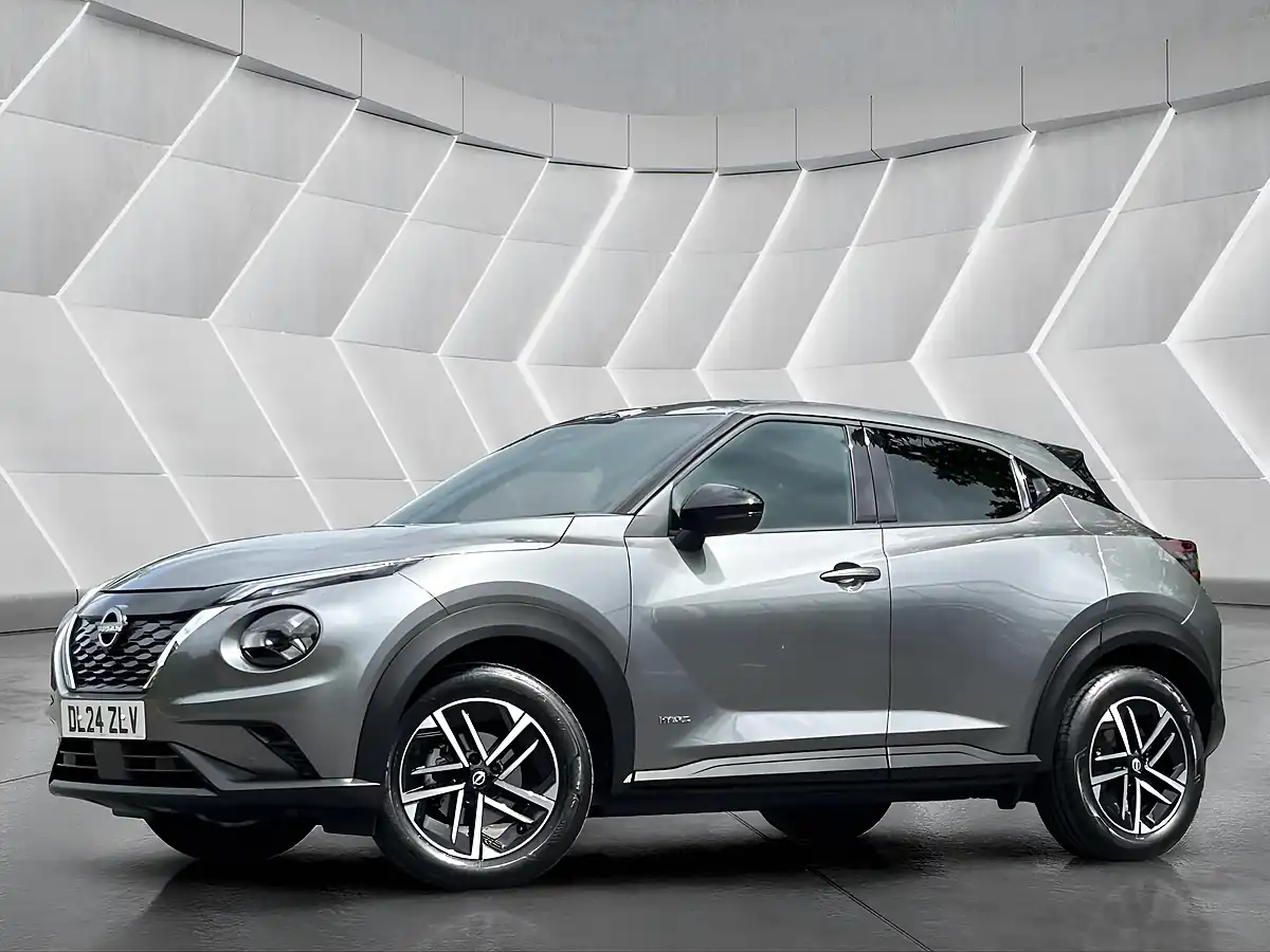 Used 2024 Nissan Juke N-Connecta Grey - Front View