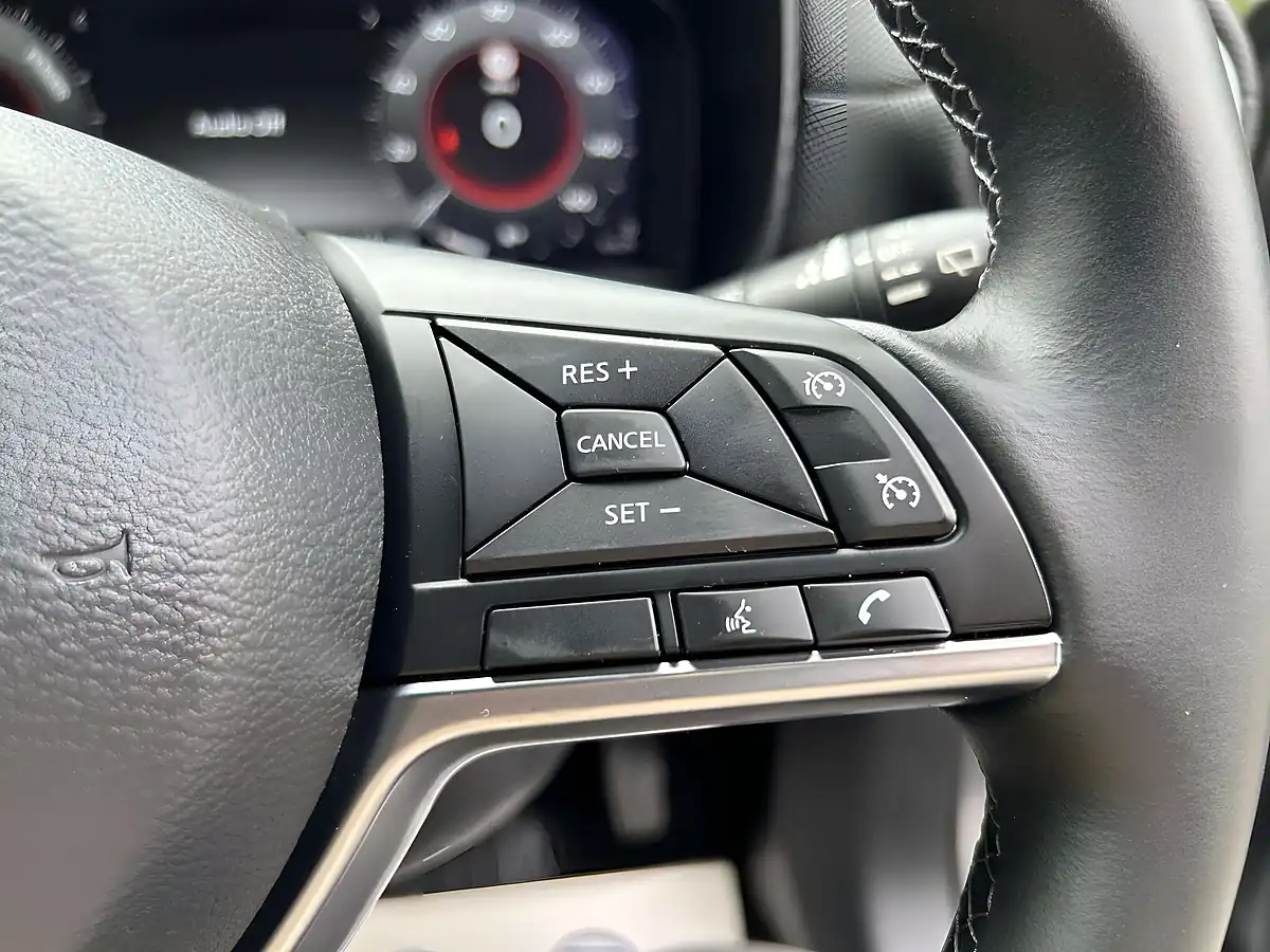 Used 2024 Nissan Juke N-Connecta Grey - Interior and Exterior details 13
