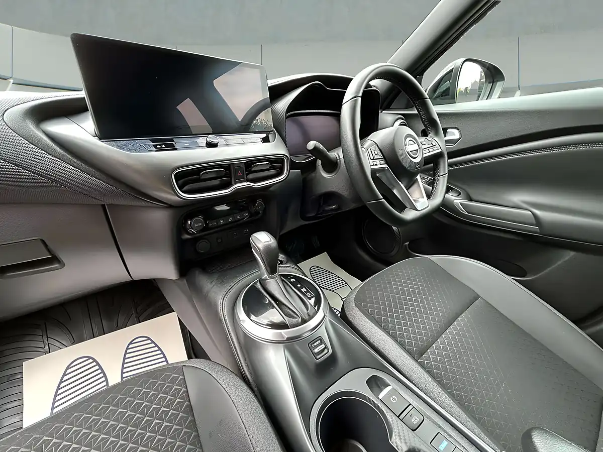 Used 2024 Nissan Juke N-Connecta Grey - Interior and Exterior details 15