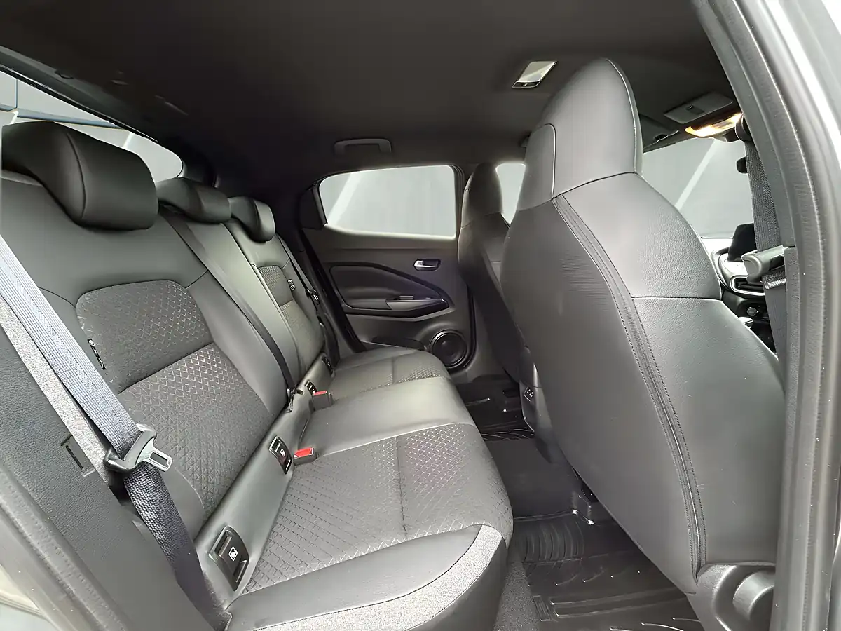 Used 2024 Nissan Juke N-Connecta Grey - Interior and Exterior details 16