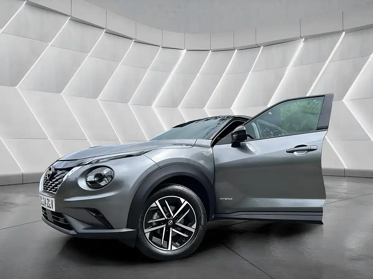 Used 2024 Nissan Juke N-Connecta Grey - Interior and Exterior details 2