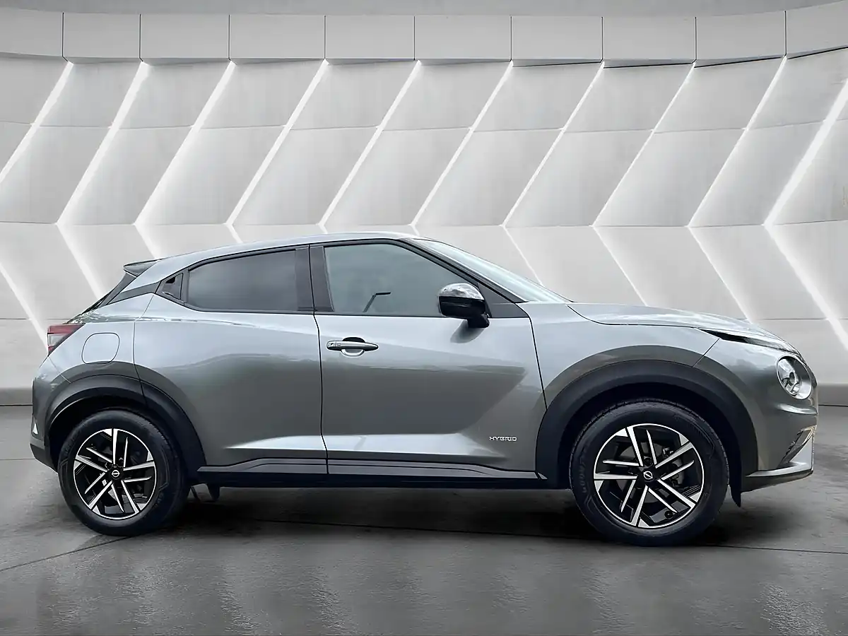 Used 2024 Nissan Juke N-Connecta Grey - Interior and Exterior details 5