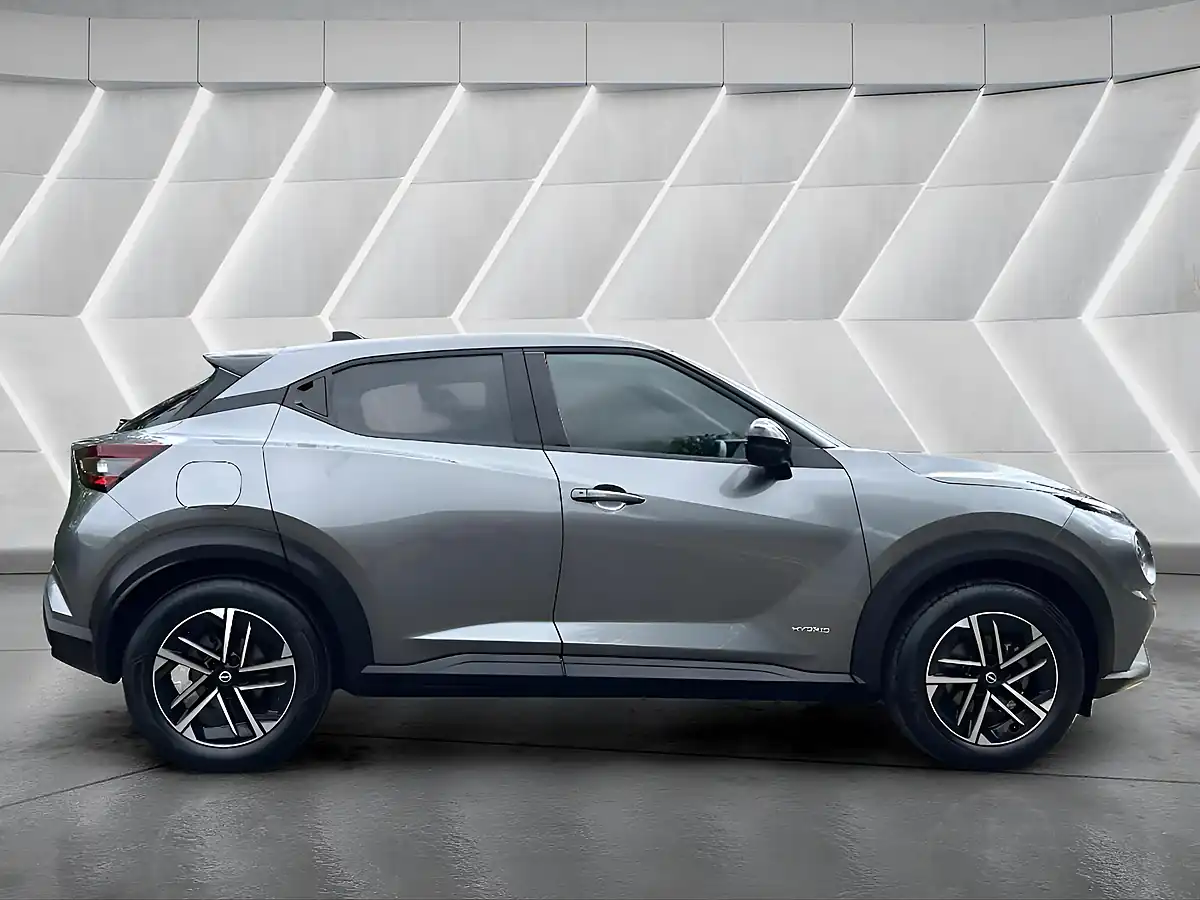 Used 2024 Nissan Juke N-Connecta Grey - Interior and Exterior details 6