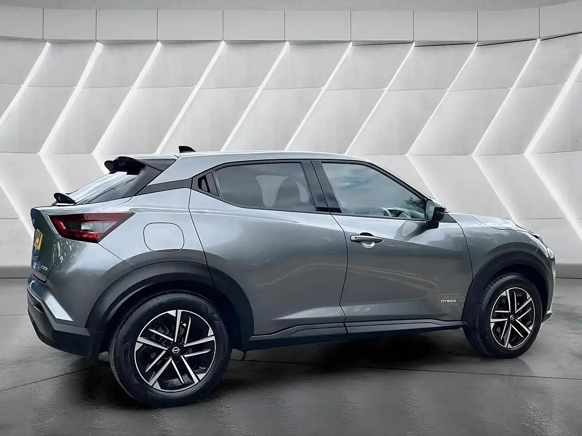 Used 2024 Nissan Juke N-Connecta Grey - Interior and Exterior details 7