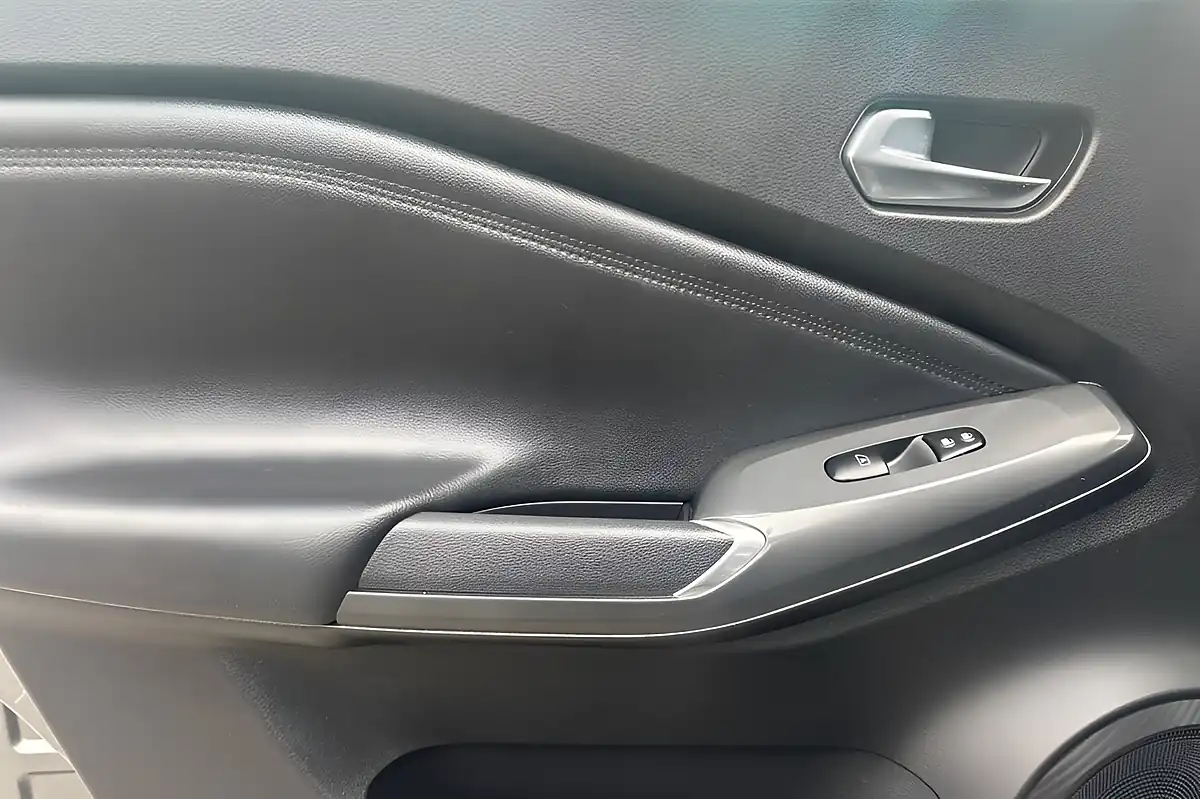 Used 2024 Nissan Juke N-Connecta Gun Metal - Interior and Exterior details 13