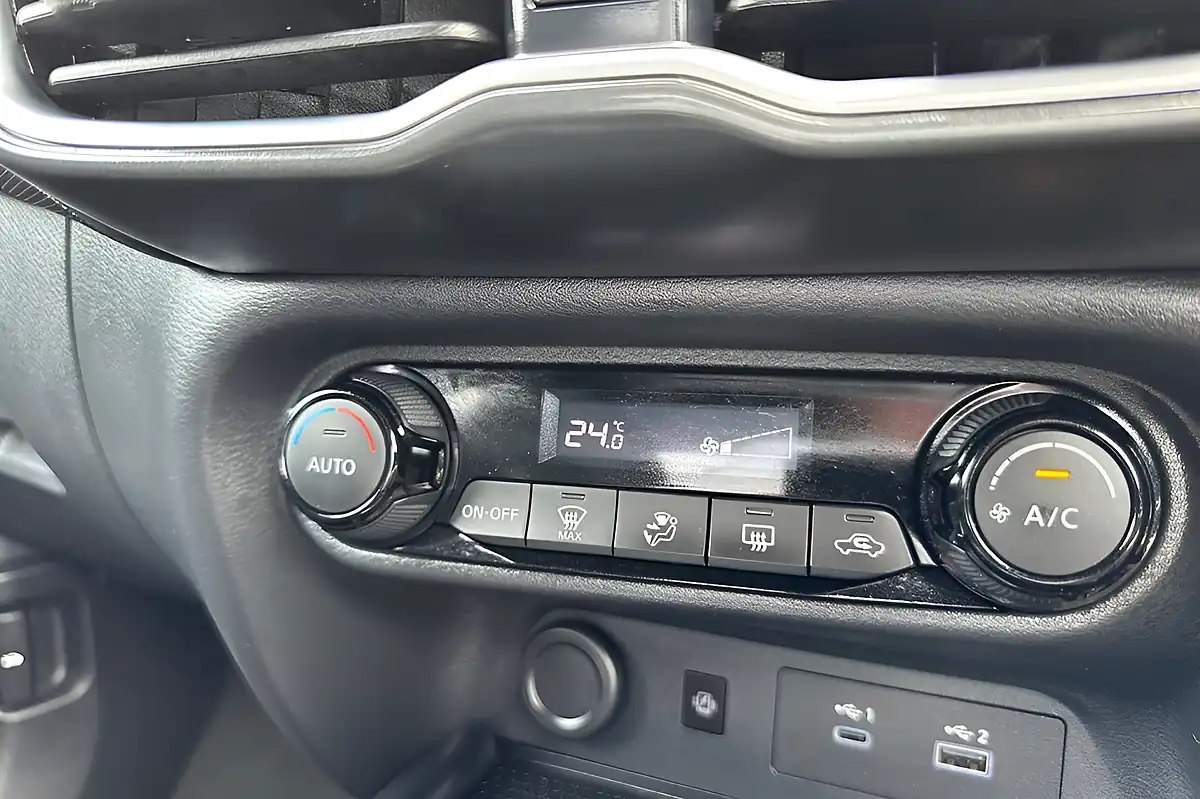 Used 2024 Nissan Juke N-Connecta Gun Metal - Interior and Exterior details 20