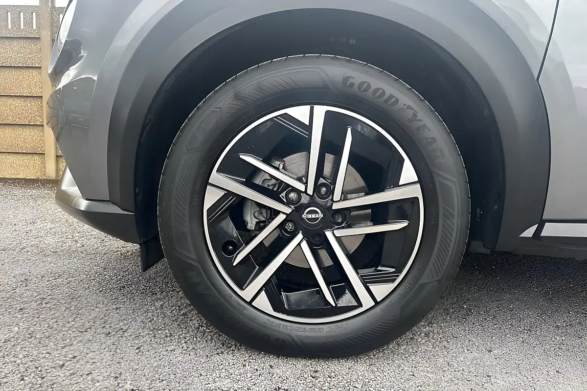 Used 2024 Nissan Juke N-Connecta Gun Metal - Interior and Exterior details 9