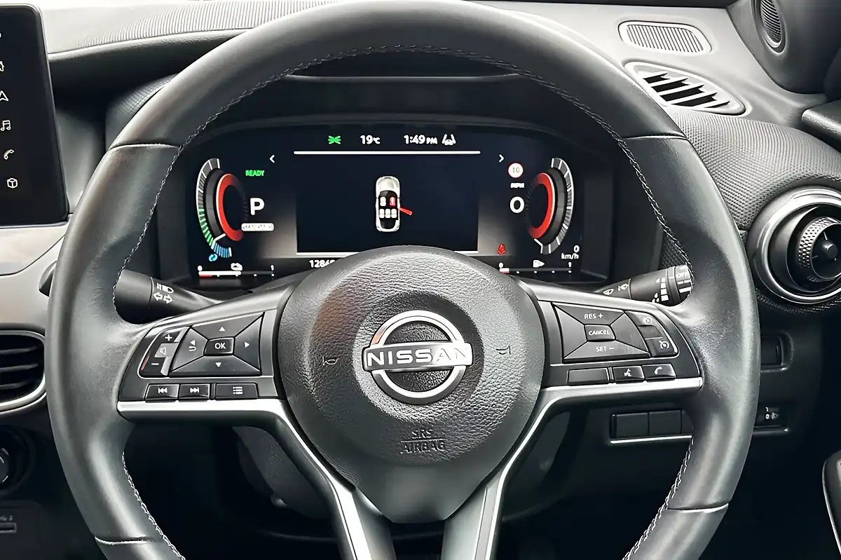 Used 2024 Nissan Juke N-Connecta Gun Metal - Interior and Exterior details 10