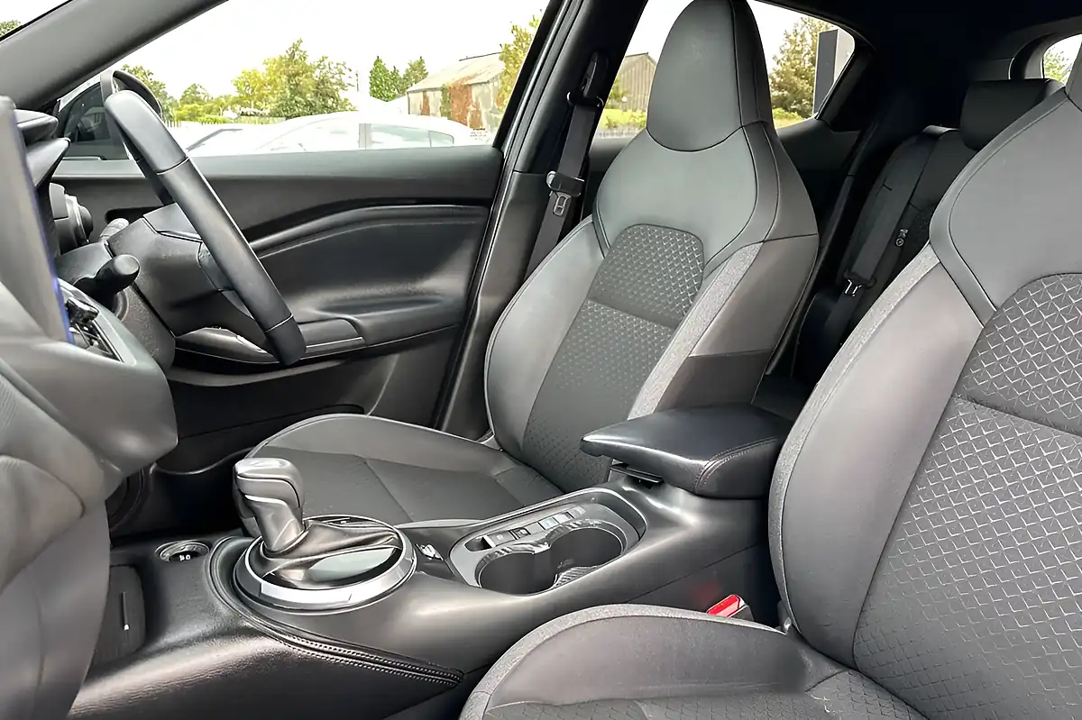 Used 2024 Nissan Juke N-Connecta Gun Metal - Interior and Exterior details 11
