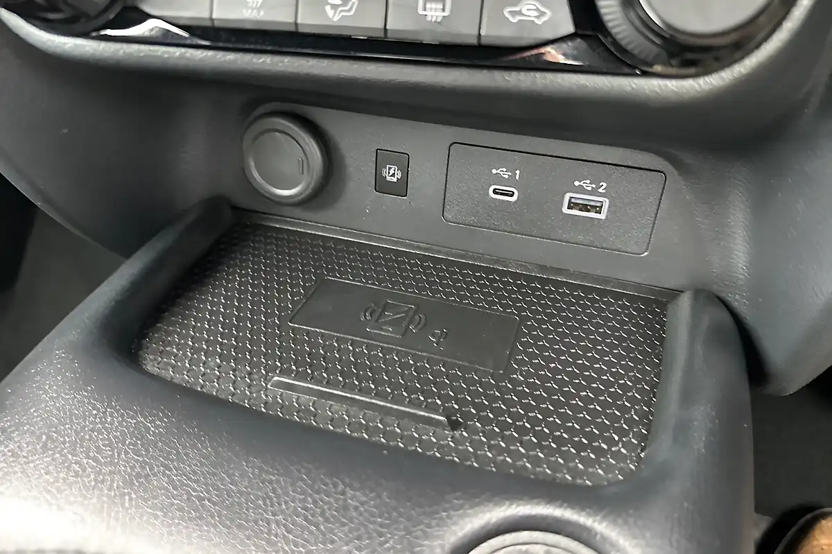Used 2024 Nissan Juke N-Connecta Gun Metal - Interior and Exterior details 20