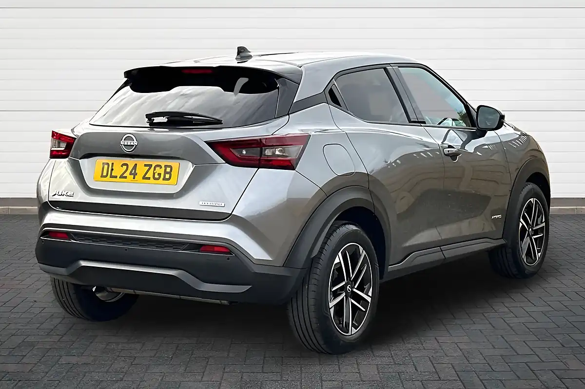 Used 2024 Nissan Juke N-Connecta Gun Metal - Interior and Exterior details 3