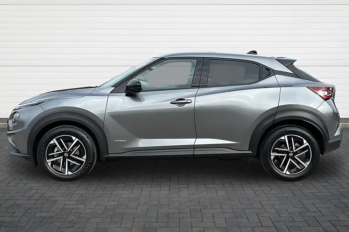 Used 2024 Nissan Juke N-Connecta Gun Metal - Interior and Exterior details 6