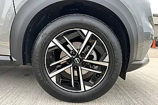 Used 2024 Nissan Juke N-Connecta Gun Metal - Interior and Exterior details 9