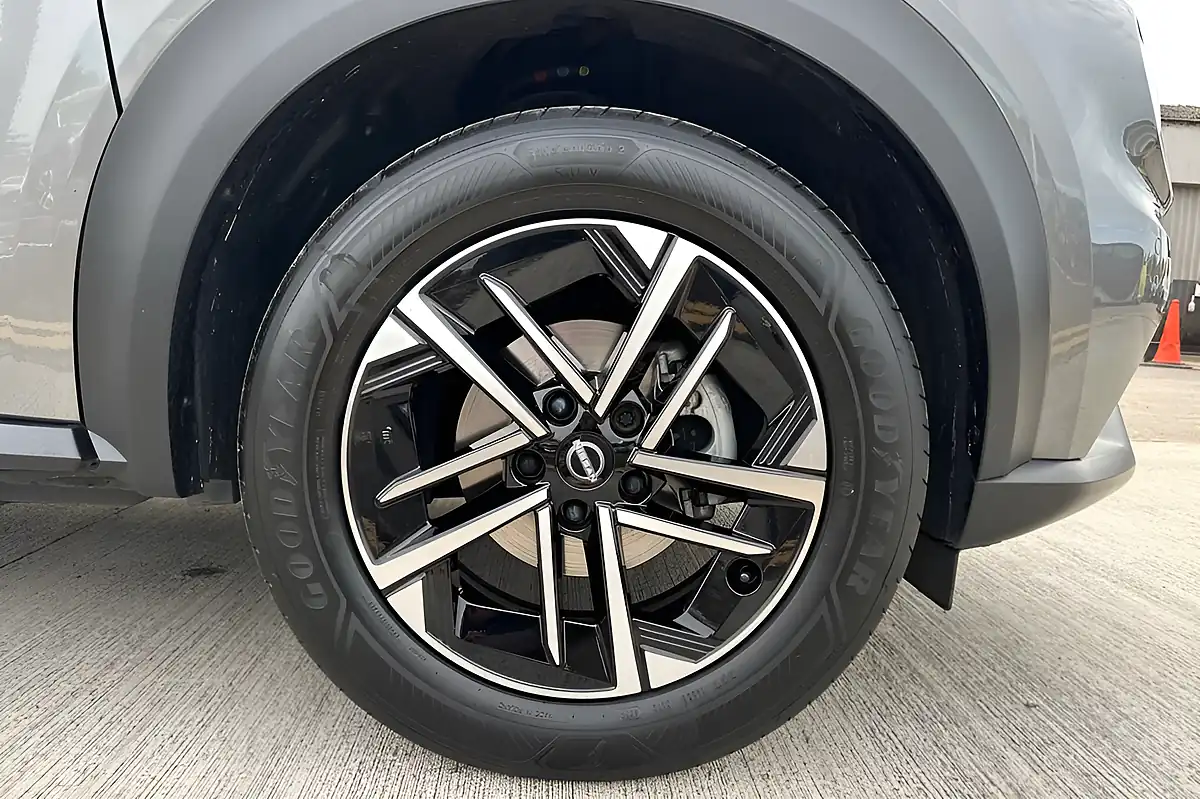 Used 2024 Nissan Juke N-Connecta Gun Metal - Interior and Exterior details 9