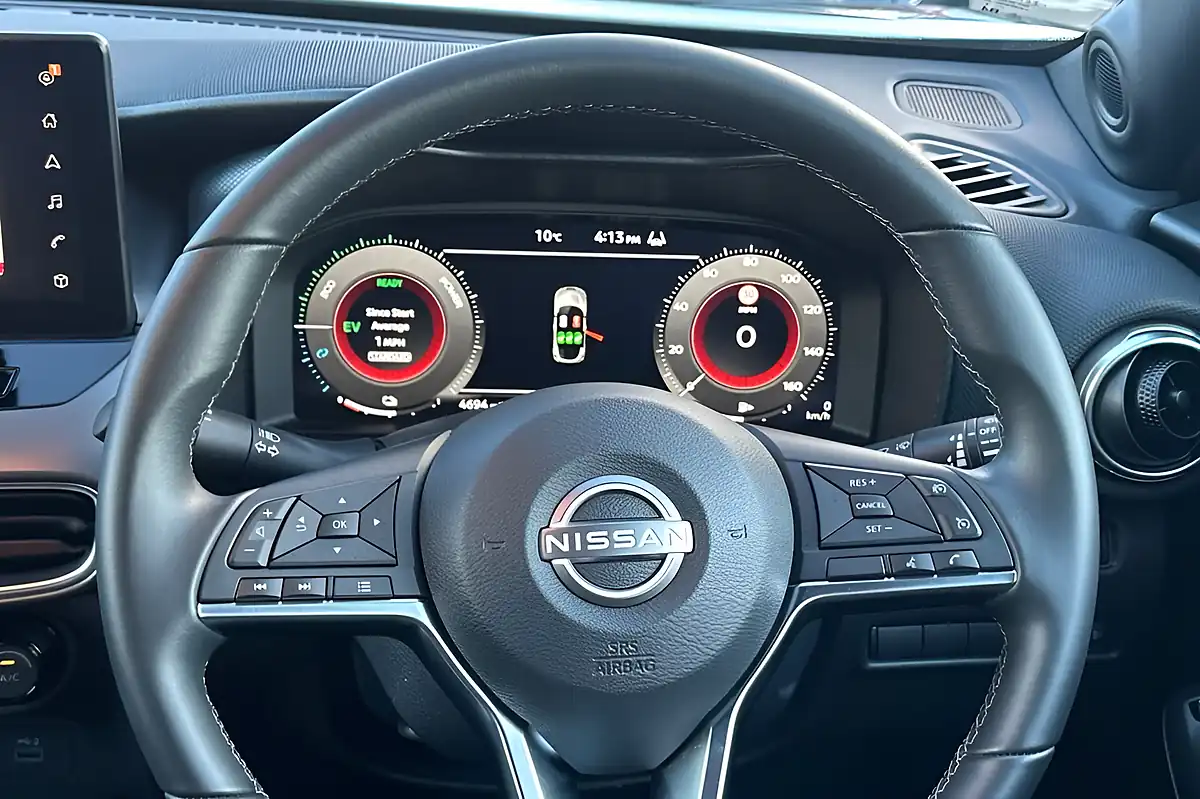 Used 2024 Nissan Juke N-Connecta Gun Metal - Interior and Exterior details 10