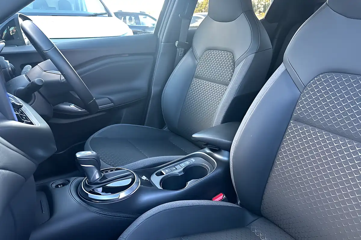 Used 2024 Nissan Juke N-Connecta Gun Metal - Interior and Exterior details 11