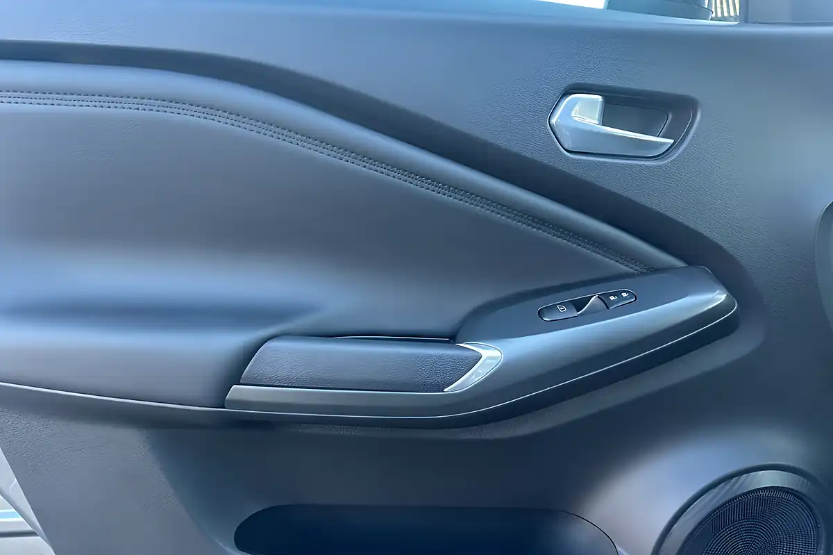 Used 2024 Nissan Juke N-Connecta Gun Metal - Interior and Exterior details 13
