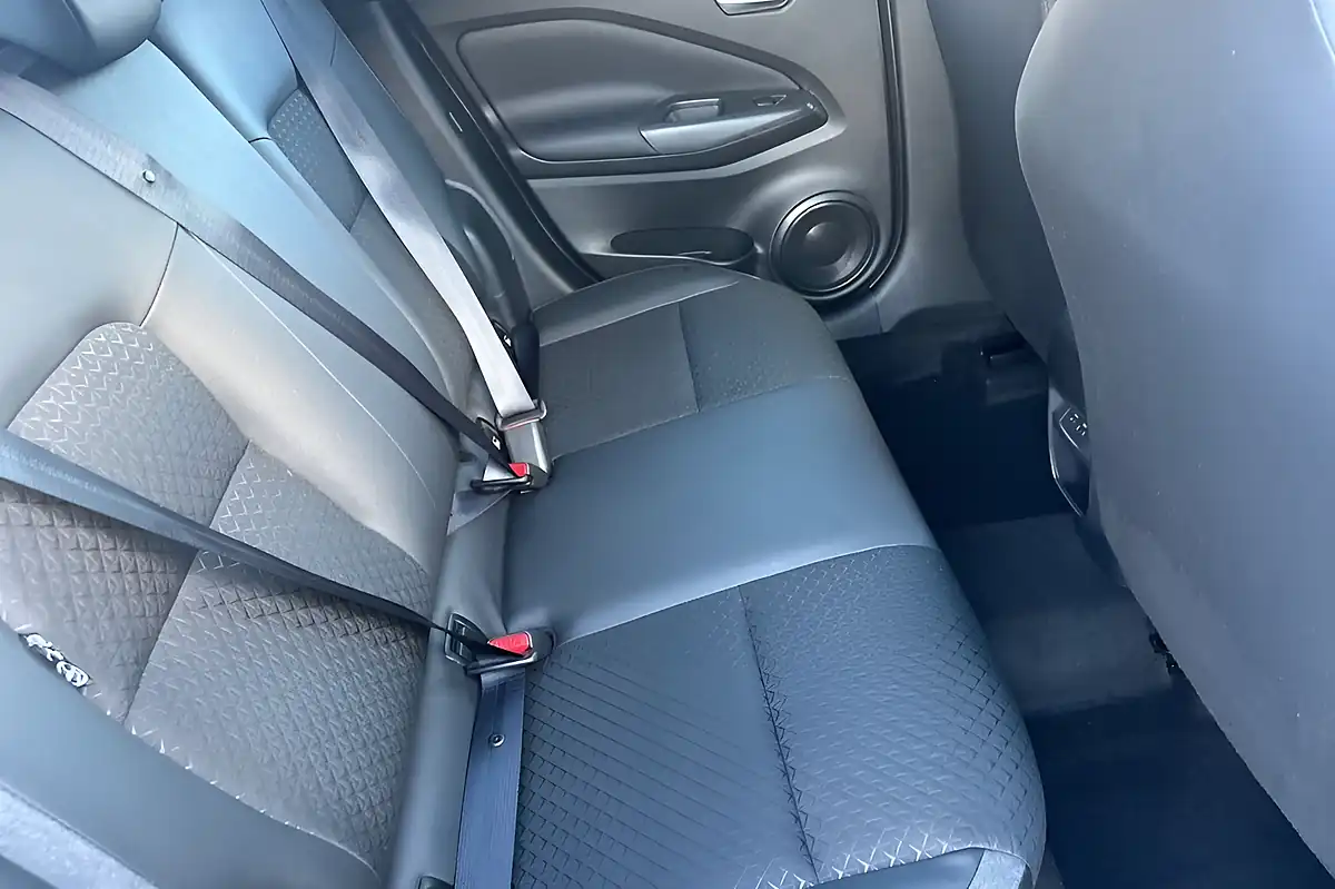 Used 2024 Nissan Juke N-Connecta Gun Metal - Interior and Exterior details 16