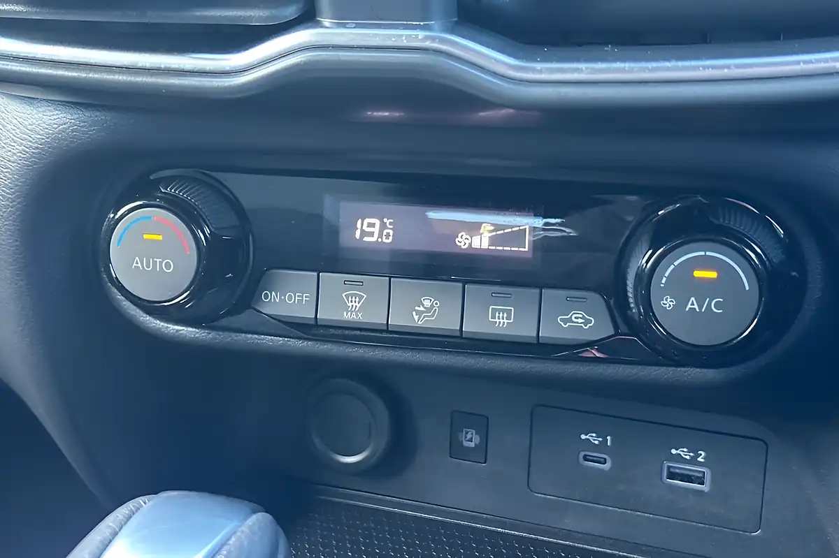 Used 2024 Nissan Juke N-Connecta Gun Metal - Interior and Exterior details 20