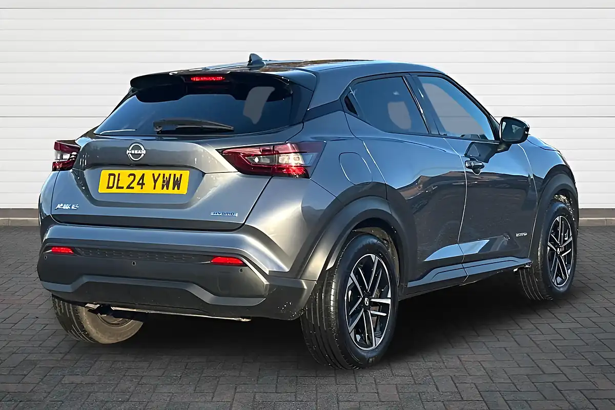 Used 2024 Nissan Juke N-Connecta Gun Metal - Interior and Exterior details 3